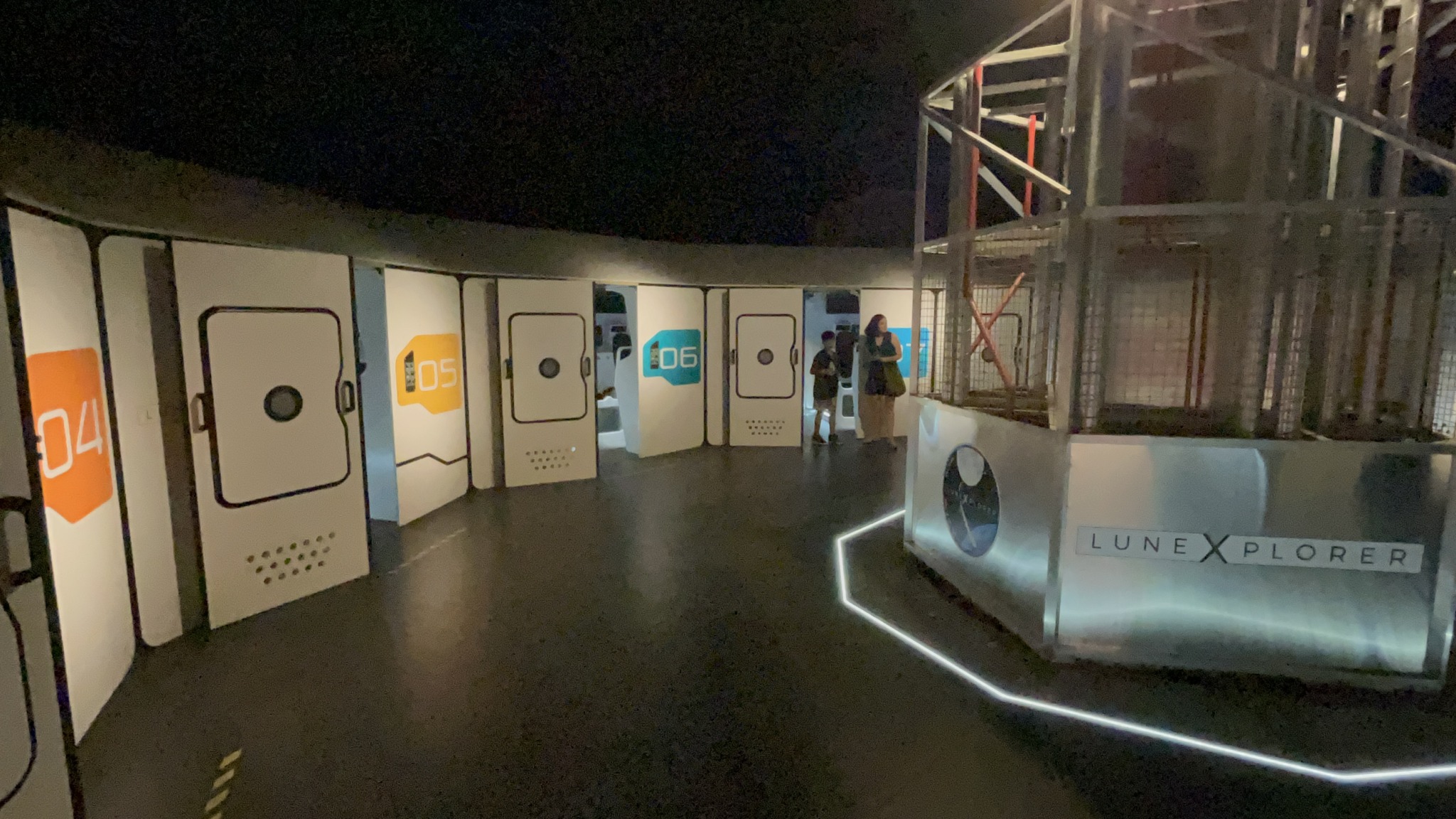 nocturnes cité de l'espace - interieur LuneXplorer